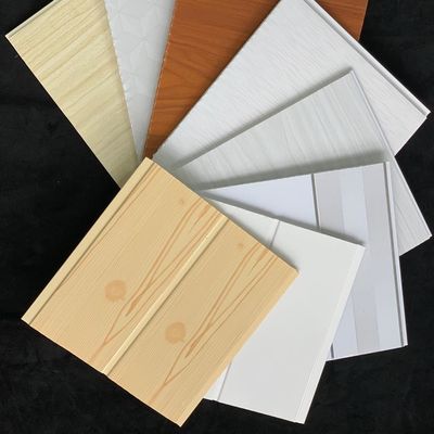 Lamellenförmig angeordnete PVC-Deckenplatte-Reinweiß PVC-Gremiums-Matte White PVC-Decken-Wand