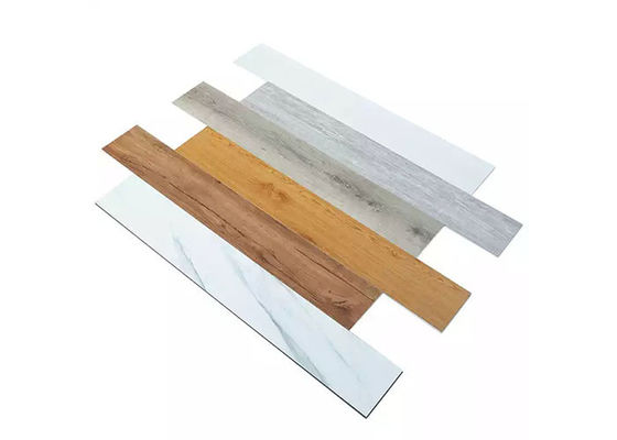 Innenvinylplanke decken den Fußboden des wasserdichten Plastik-PVC-Vinylbodenbelags mit Ziegeln