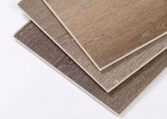 Feuerfester wasserdichter hölzerner Farbe-PVC-Verschluss-Bodenbelag für Inneneinrichtung