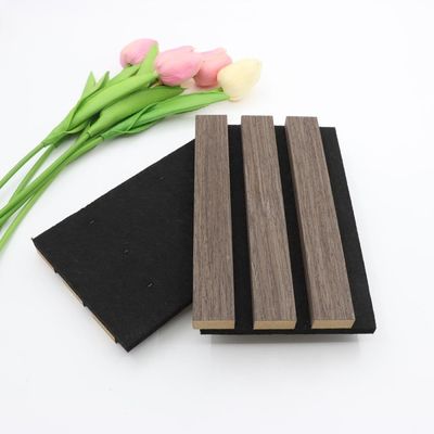 Luxuriöse Akustikplatten aus Stoff, gerillt, geriffelt, 2400 x 600 mm