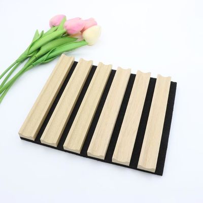 Luxuriöse Akustikplatten aus Stoff, gerillt, geriffelt, 2400 x 600 mm