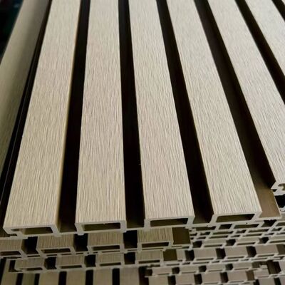 3D hohl gerillte PVC-geriffelte WPC-Akustikwandpaneele, die Außendekoration verkleiden