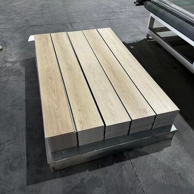 Hochwertiger Luxus-SPC-Vinyldielenboden SPC-Bodenbelag Glossy Piso Flotante