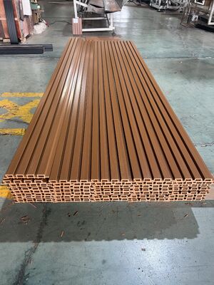 Langlebige feuerfeste WPC-Verbund-Nut-und-Feder-Wandpaneele, PVC-Wandverkleidung