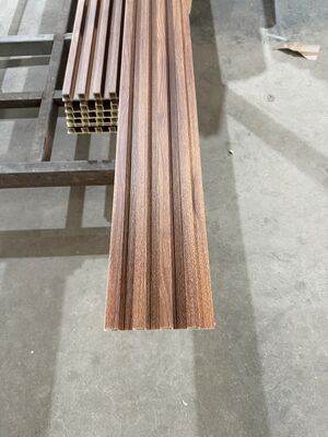 Individuell angepasste, umweltfreundliche Innenräume, unregelmäßige Gitterplatte, Wpc-Wandplatte 160x24