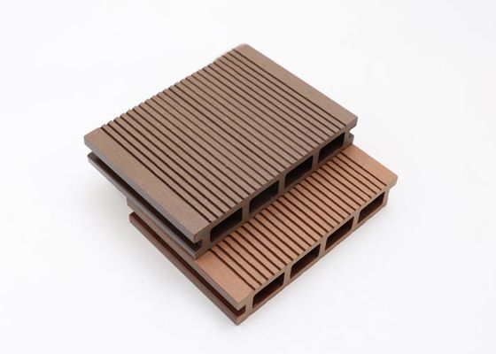 3d prägte hölzerner Korn Wpc-Decking-hölzernen zusammengesetzten Plastikbodenbelag im Freien