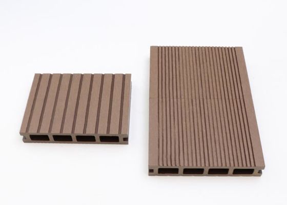 3d prägte hölzerner Korn Wpc-Decking-hölzernen zusammengesetzten Plastikbodenbelag im Freien