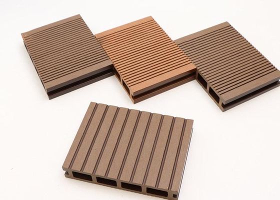 Imprägniern Sie nicht Beleg WPC Decking-Holz das im Freien, das Plastikdecking ausbreitet
