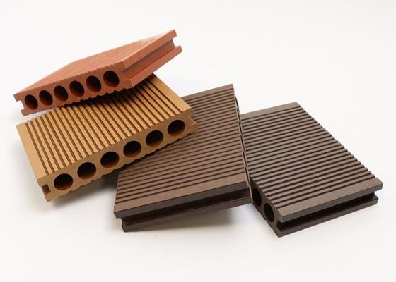 Imprägniern Sie nicht Beleg WPC Decking-Holz das im Freien, das Plastikdecking ausbreitet