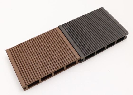Hölzerner Korn WPC Decking im Freien 3D prägte hölzernen zusammengesetzten Plastikbodenbelag