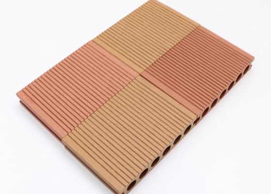 Hölzerner Korn WPC Decking im Freien 3D prägte hölzernen zusammengesetzten Plastikbodenbelag