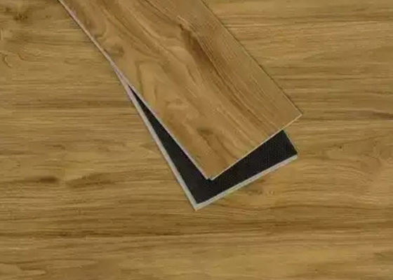 Hölzerne Beschaffenheits-Vinylplanke SPC, die 1220x180mm Stein-Kunststoffkern-künstliches Klicken ausbreitet