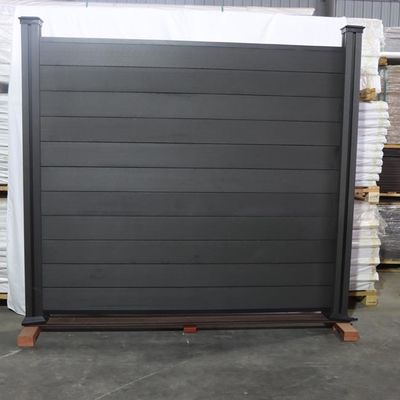 Zusammengesetztes nicht Vinyl dekoratives 1.8m x 1.8m Wpc-Privatleben-Zaun-im Freien Panels Plastic Woods