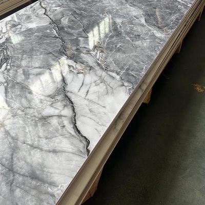 Hohe glänzende Marmor Textur WPC Wandplatte Bambus Holzkohle Veneer PVC Marmorblech