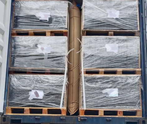 Moderne WPC-Wandplatten mit Holzkorntextur für Außendekoration