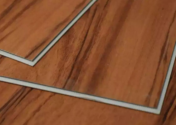 180x1220x4mm hölzernes Korn-Klicken SPC, das wasserdichten Plastik-PVC-Bodenbelag ausbreitet